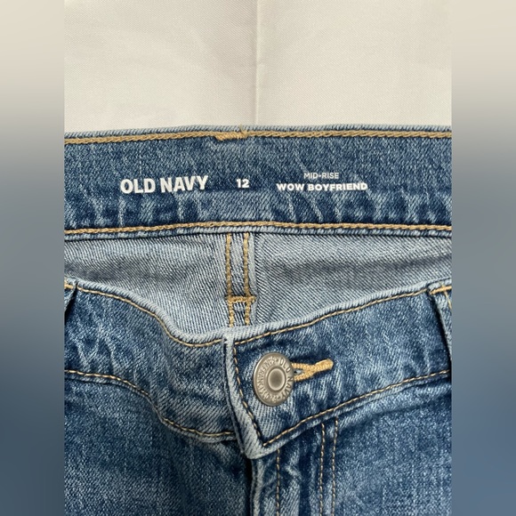 Old Navy Mid-Rise Boyfriend Denim Jean - Picture 3 of 8